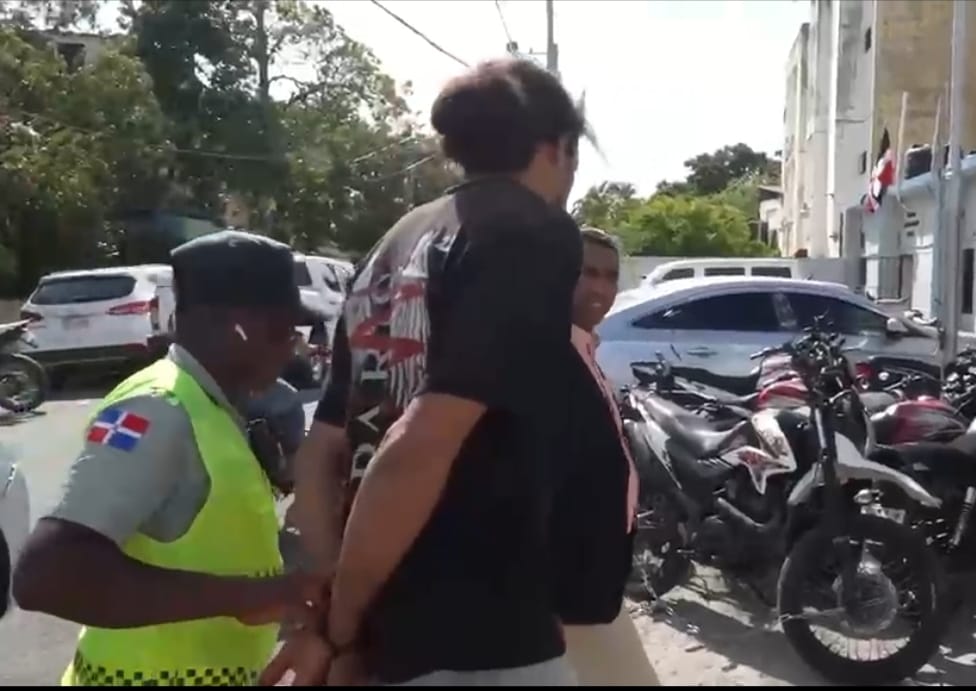 DIGESETT somete a la justicia a conductor que ignoró orden de alto y chocó unidad oficial